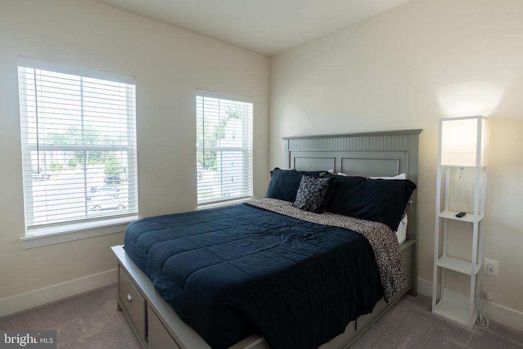 1445 HONEYLOCUST DRIVE