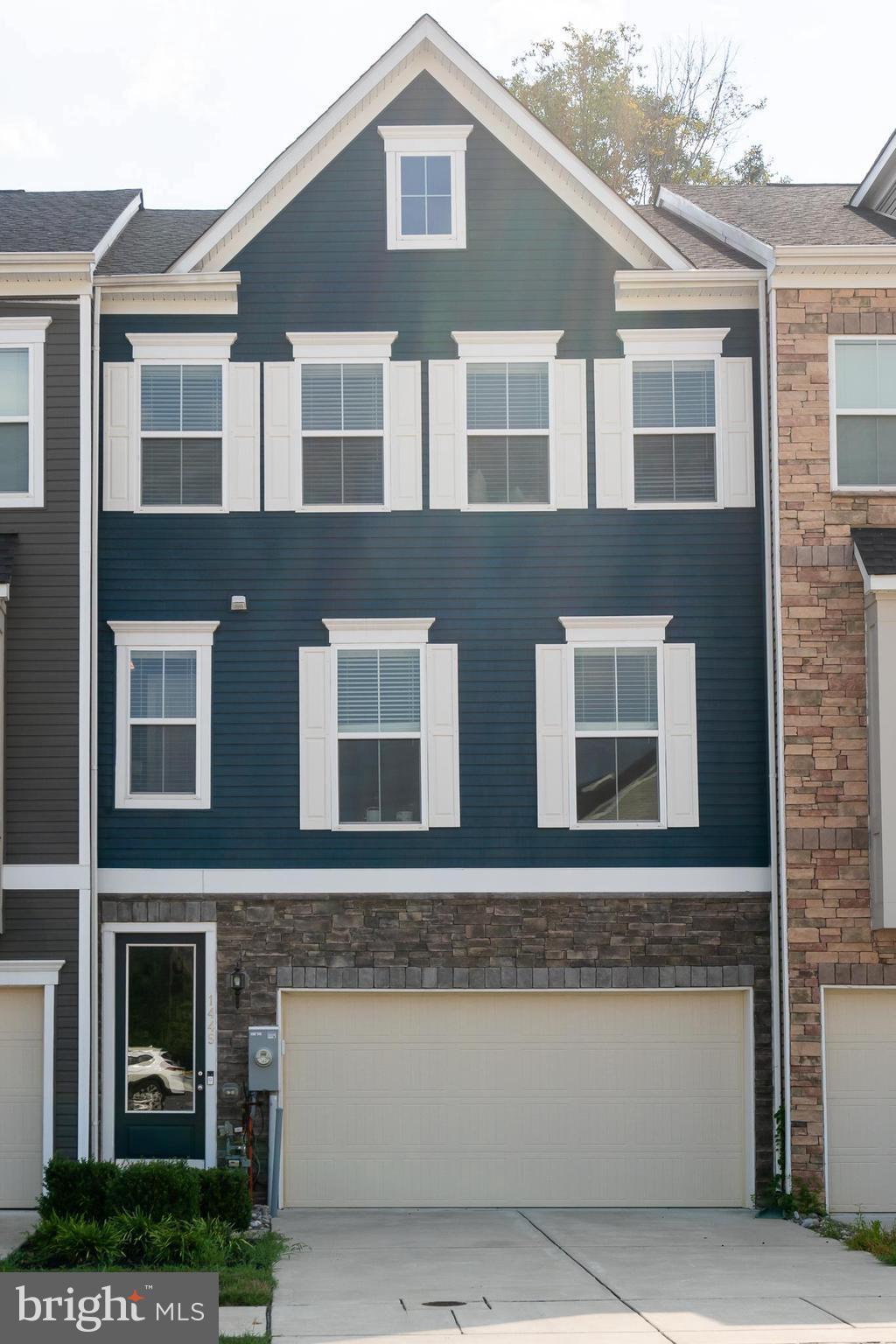 1445 HONEYLOCUST DRIVE
