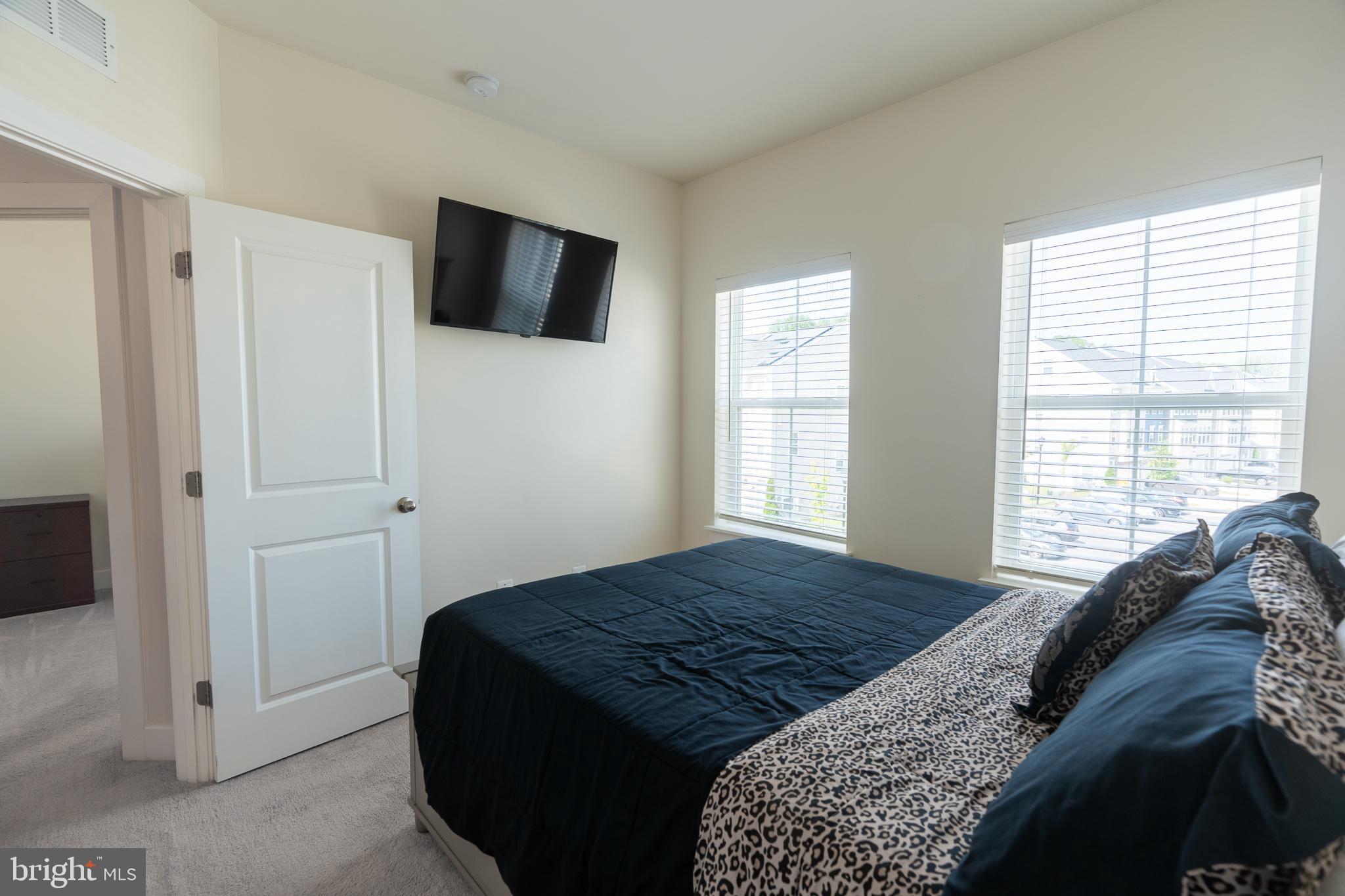 1445 HONEYLOCUST DRIVE