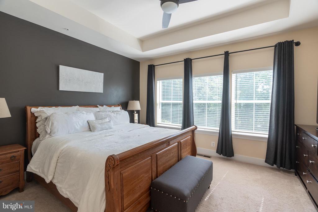 1445 HONEYLOCUST DRIVE