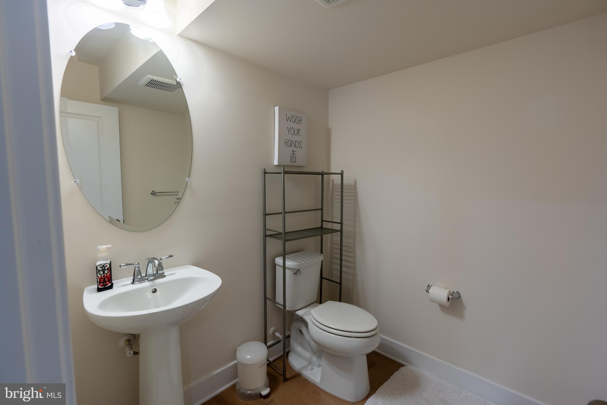 1445 HONEYLOCUST DRIVE
