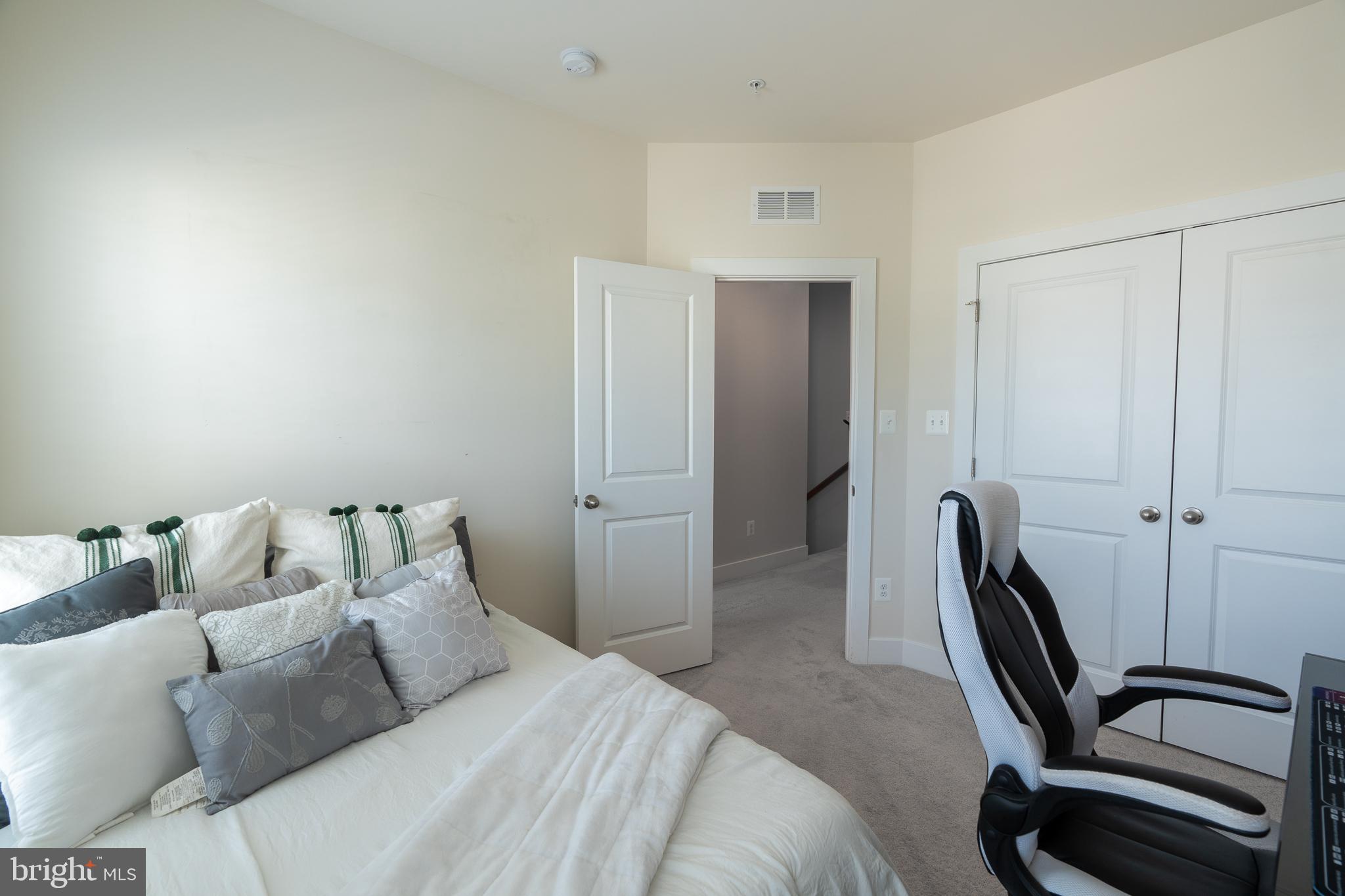 1445 HONEYLOCUST DRIVE
