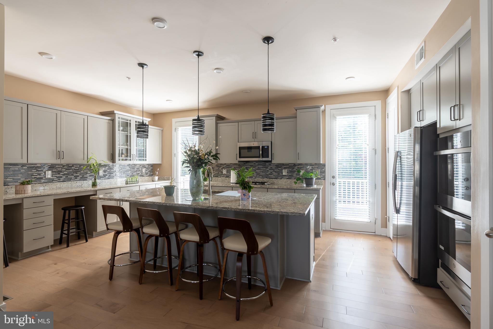 1445 HONEYLOCUST DRIVE