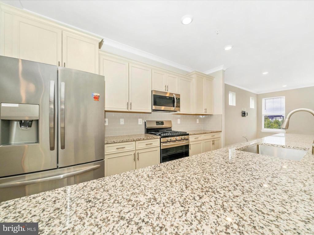 7601 CHERT COURT