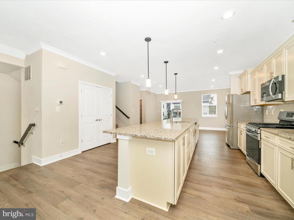 7601 CHERT COURT