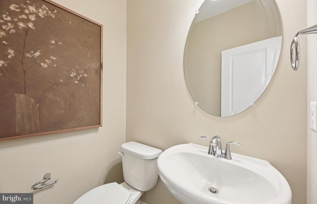 1166 CRESTED WOOD DRIVE