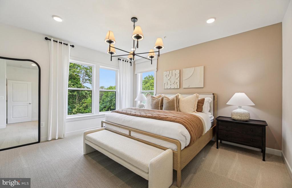 1166 CRESTED WOOD DRIVE