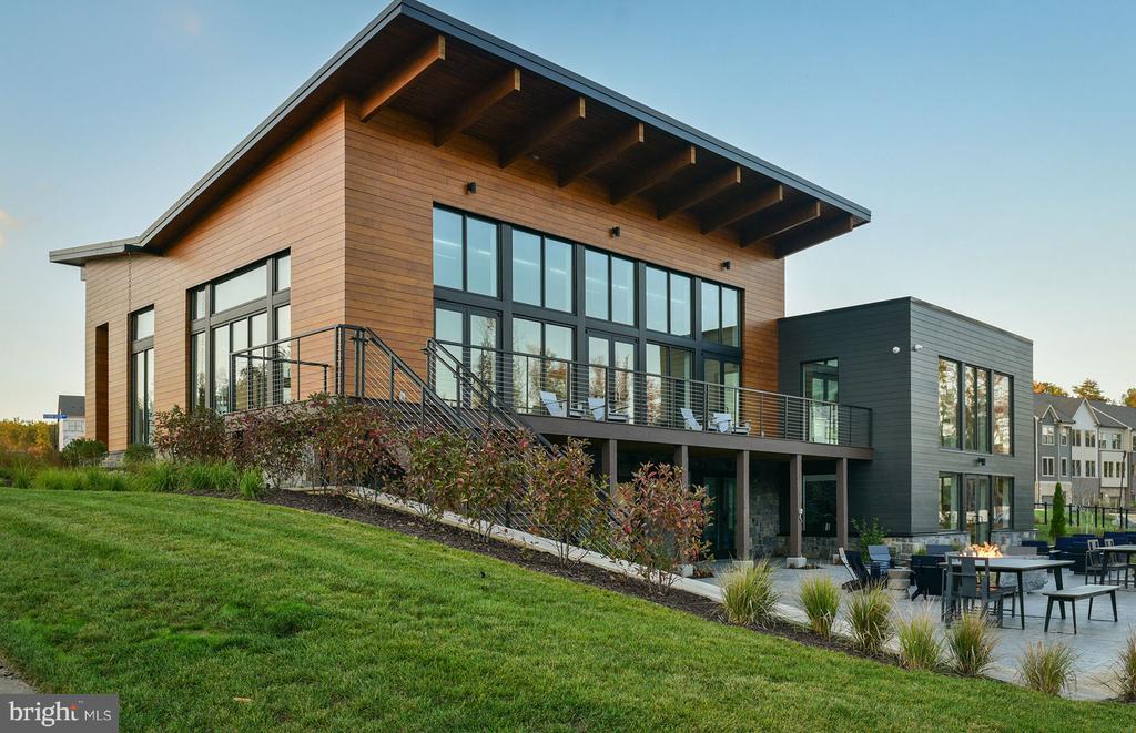 1166 CRESTED WOOD DRIVE