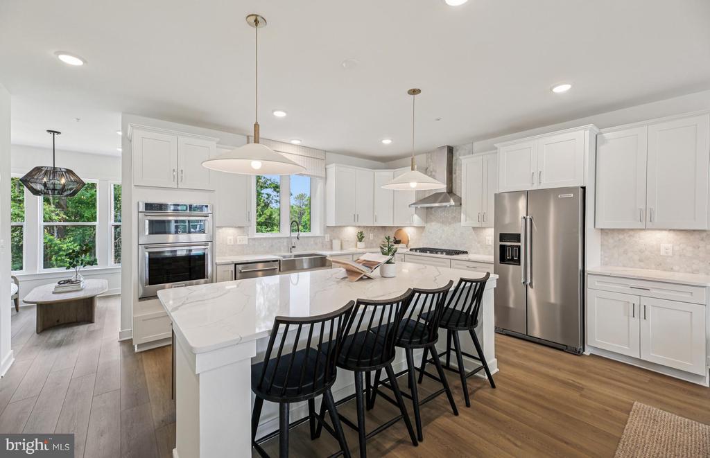 1166 CRESTED WOOD DRIVE