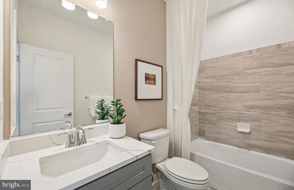 1166 CRESTED WOOD DRIVE
