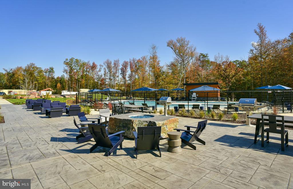 1166 CRESTED WOOD DRIVE