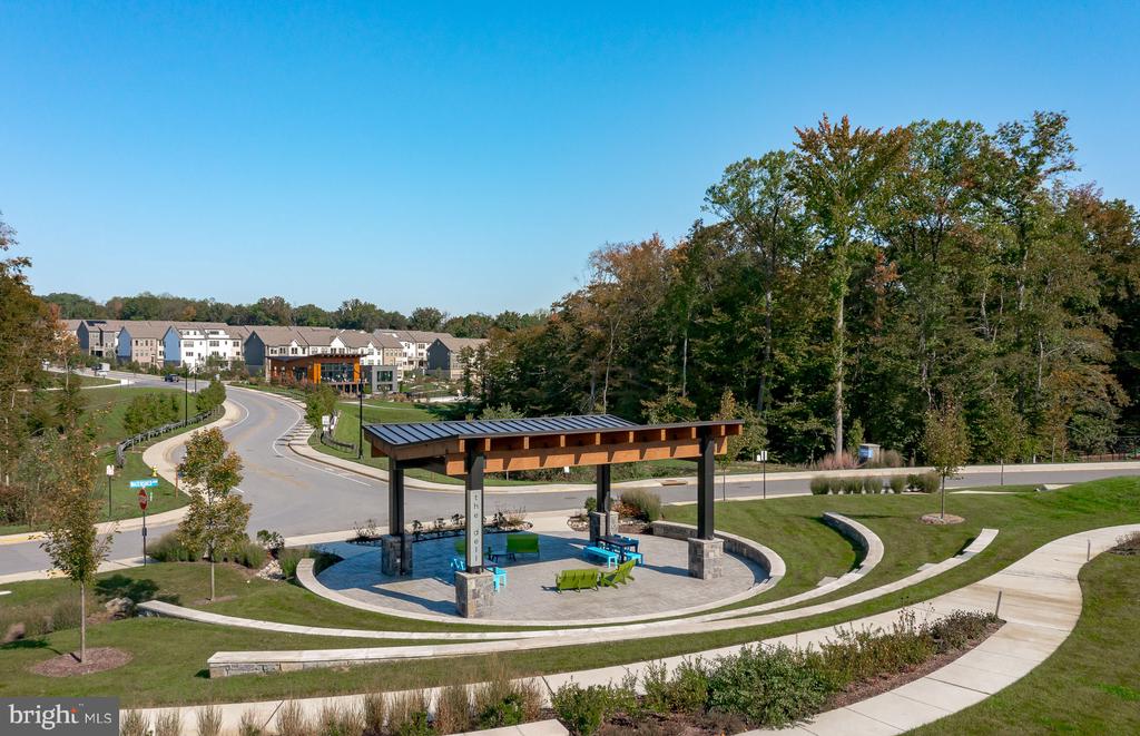 1166 CRESTED WOOD DRIVE