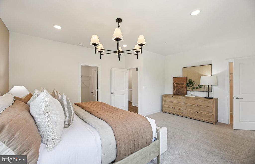 1166 CRESTED WOOD DRIVE