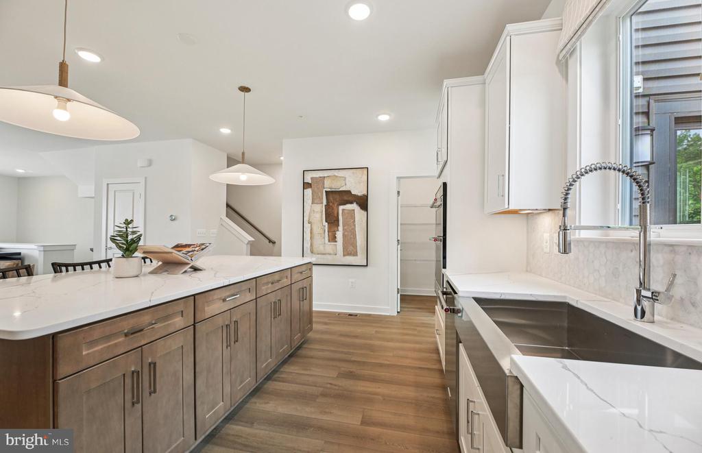 1166 CRESTED WOOD DRIVE