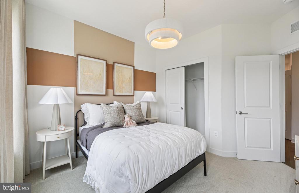 1166 CRESTED WOOD DRIVE