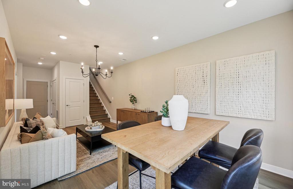1166 CRESTED WOOD DRIVE