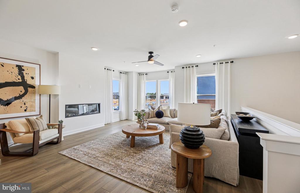 1166 CRESTED WOOD DRIVE