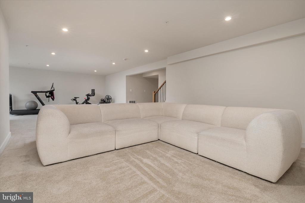 3322 MILKWEED COURT