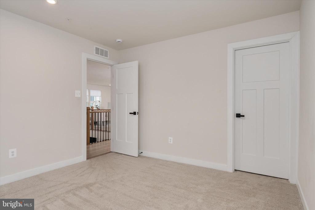 3322 MILKWEED COURT