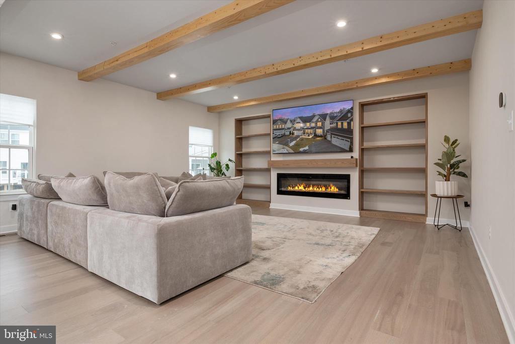 3322 MILKWEED COURT