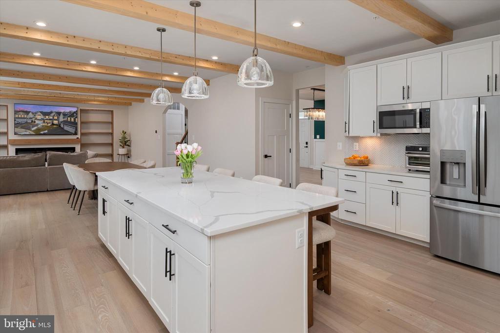 3322 MILKWEED COURT