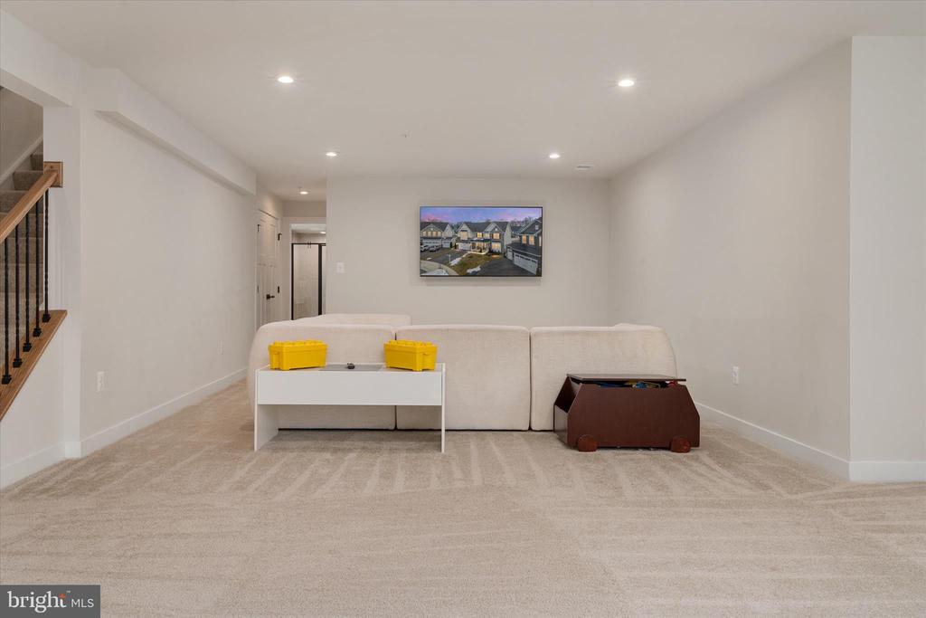 3322 MILKWEED COURT