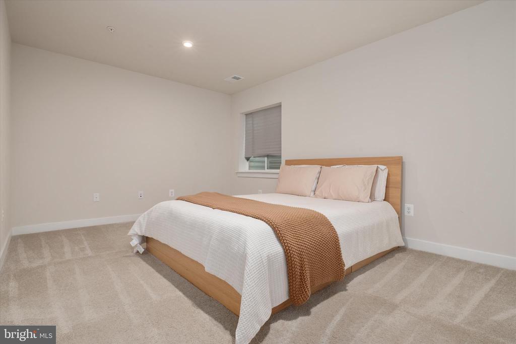 3322 MILKWEED COURT