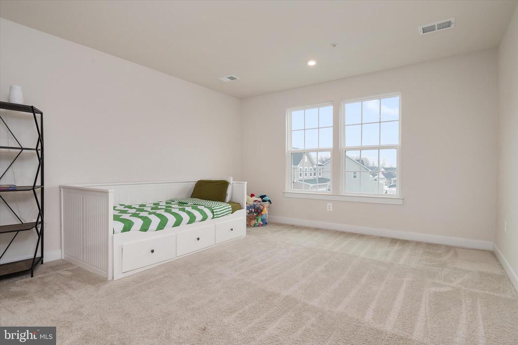 3322 MILKWEED COURT