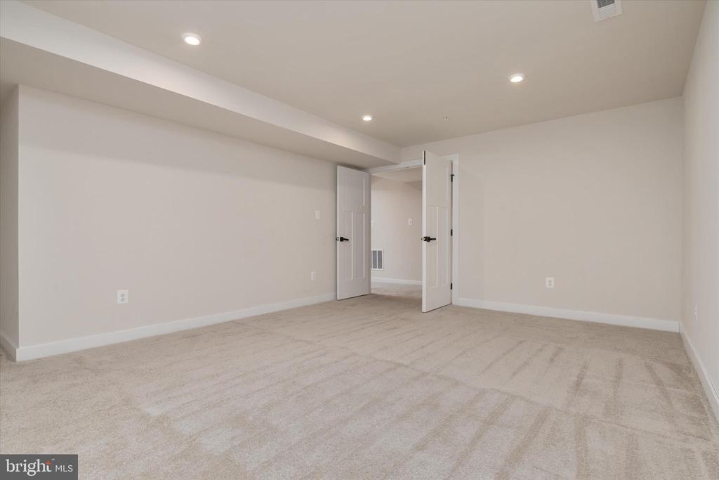 3322 MILKWEED COURT