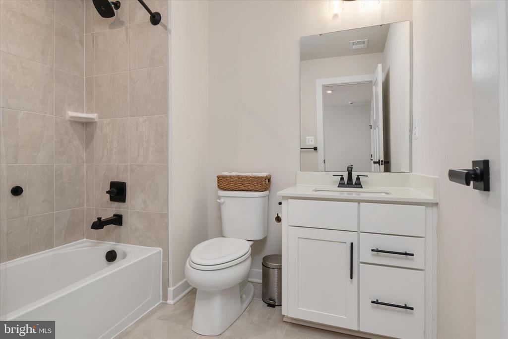 3322 MILKWEED COURT