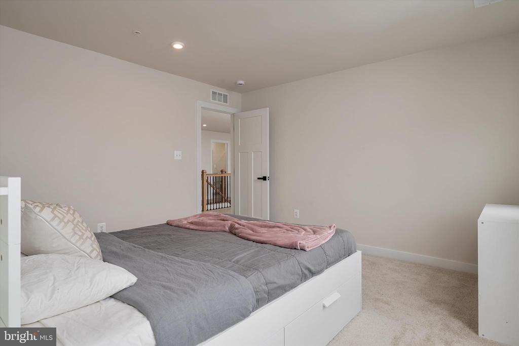 3322 MILKWEED COURT