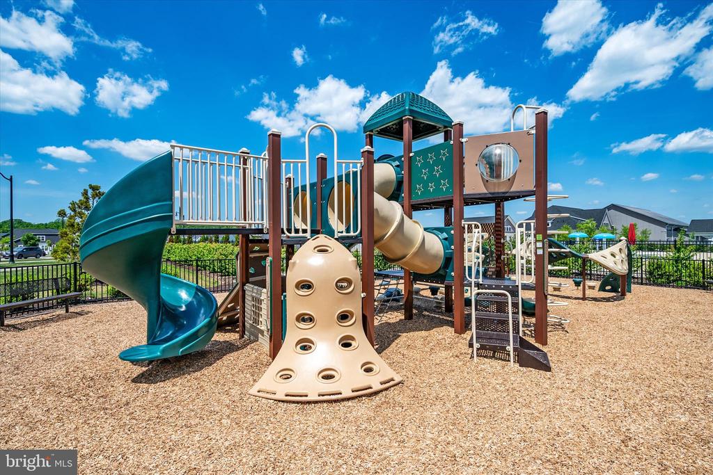 3322 MILKWEED COURT