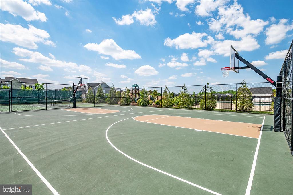3322 MILKWEED COURT