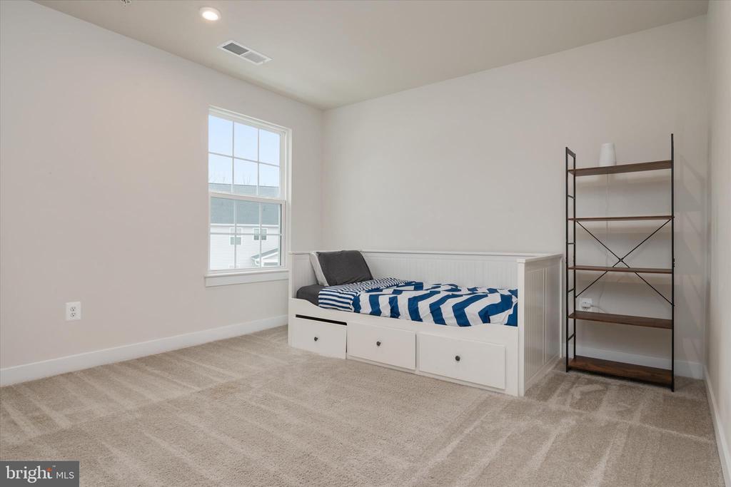 3322 MILKWEED COURT