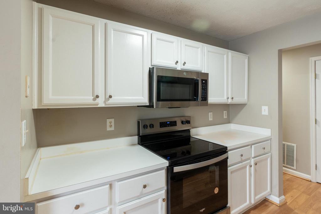 689 WINDING STREAM WAY Unit: 101