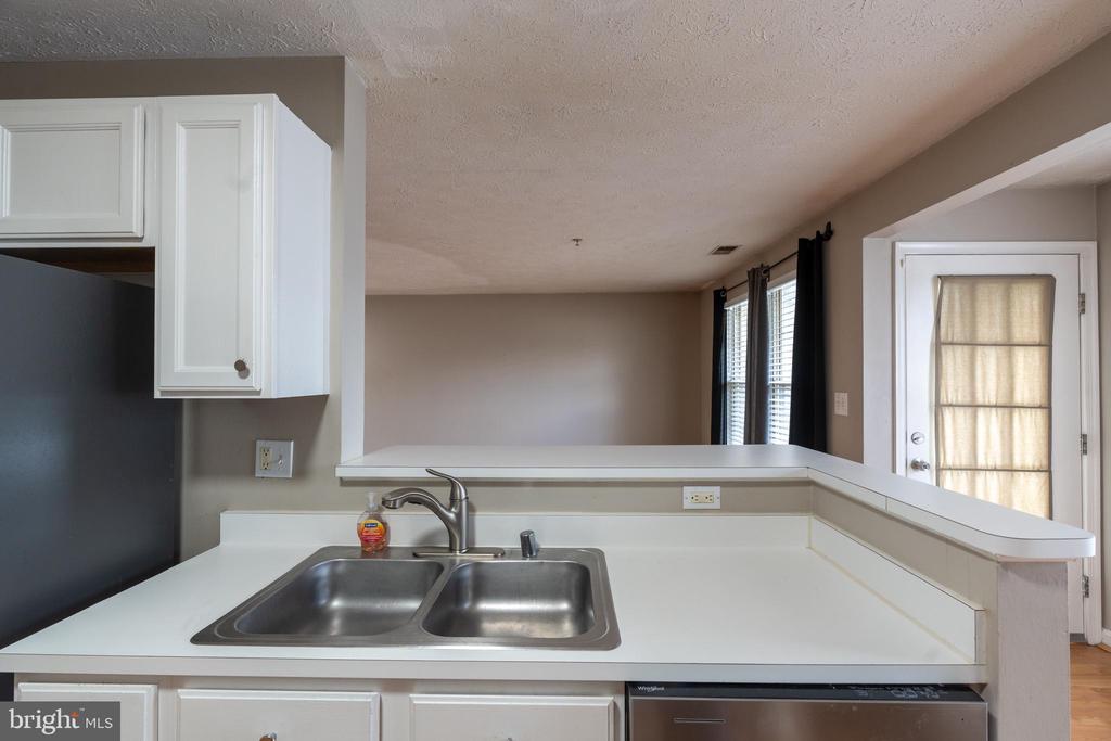689 WINDING STREAM WAY Unit: 101