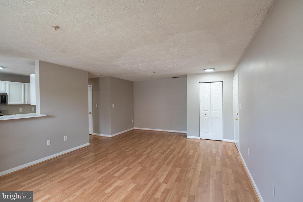 689 WINDING STREAM WAY Unit: 101
