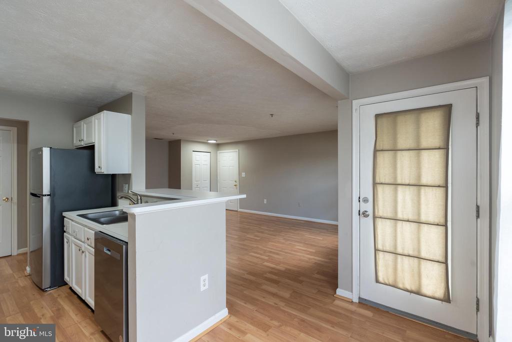 689 WINDING STREAM WAY Unit: 101