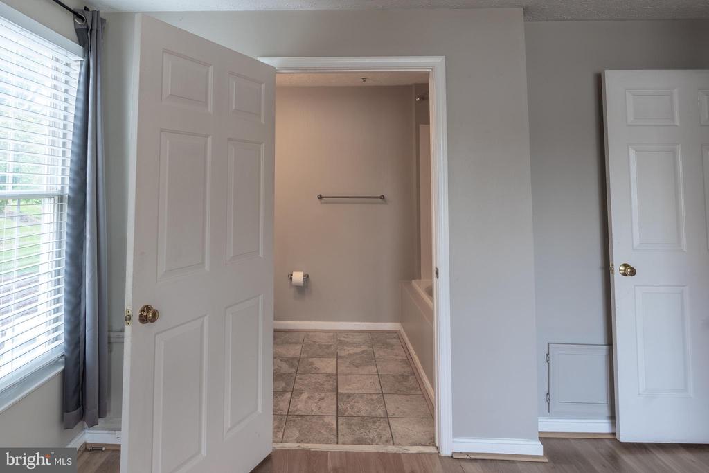 689 WINDING STREAM WAY Unit: 101