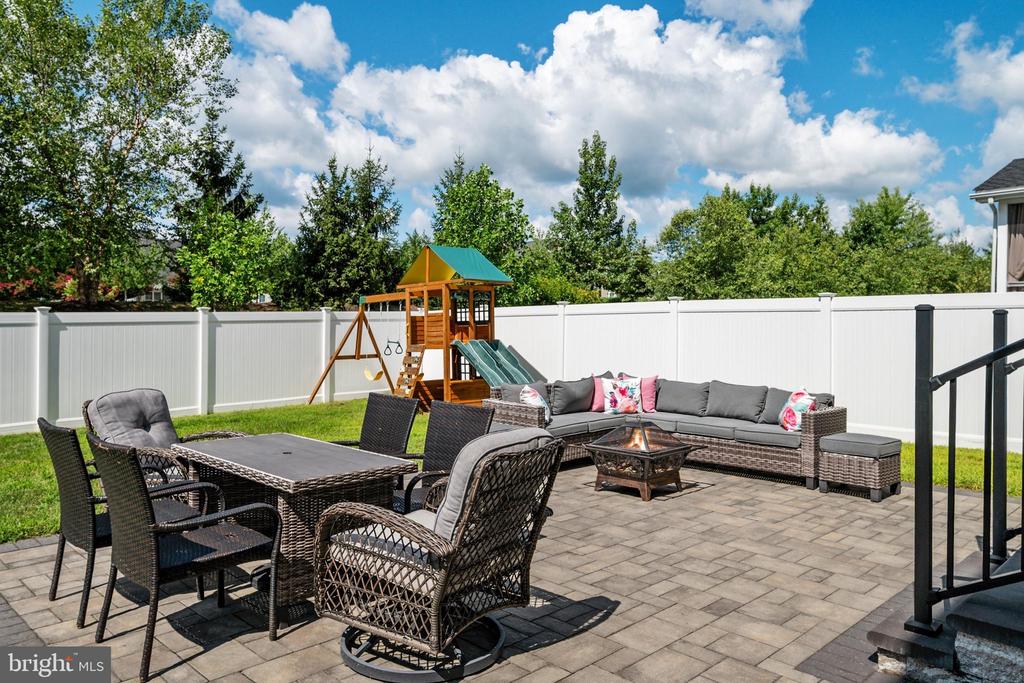 1248 SPANISH OAK WAY