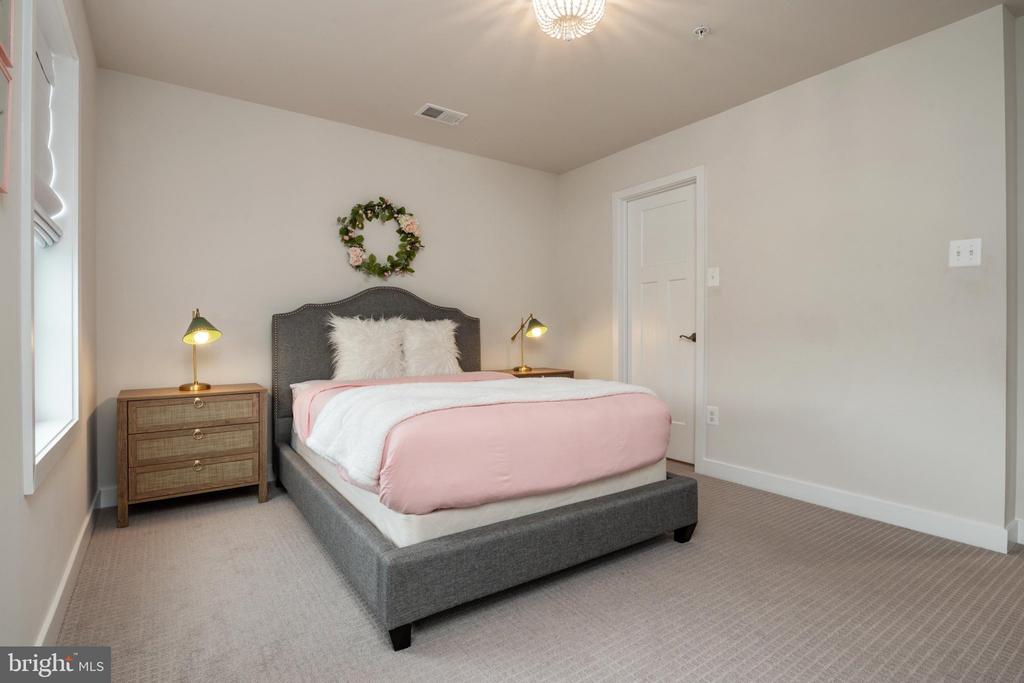 1248 SPANISH OAK WAY