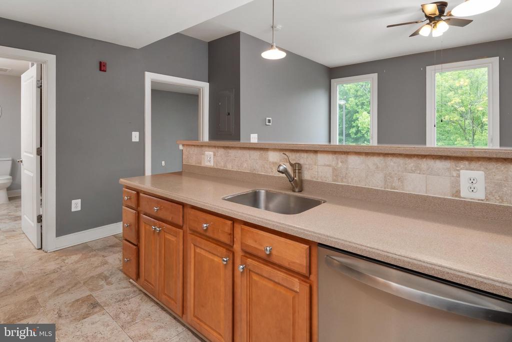 400 RENFRO DRIVE Unit: 213