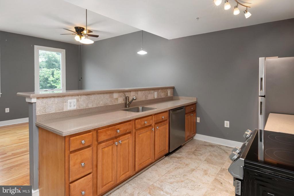 400 RENFRO DRIVE Unit: 213