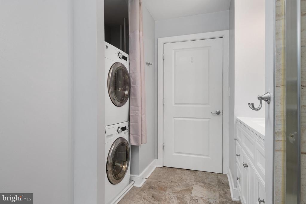 400 RENFRO DRIVE Unit: 213