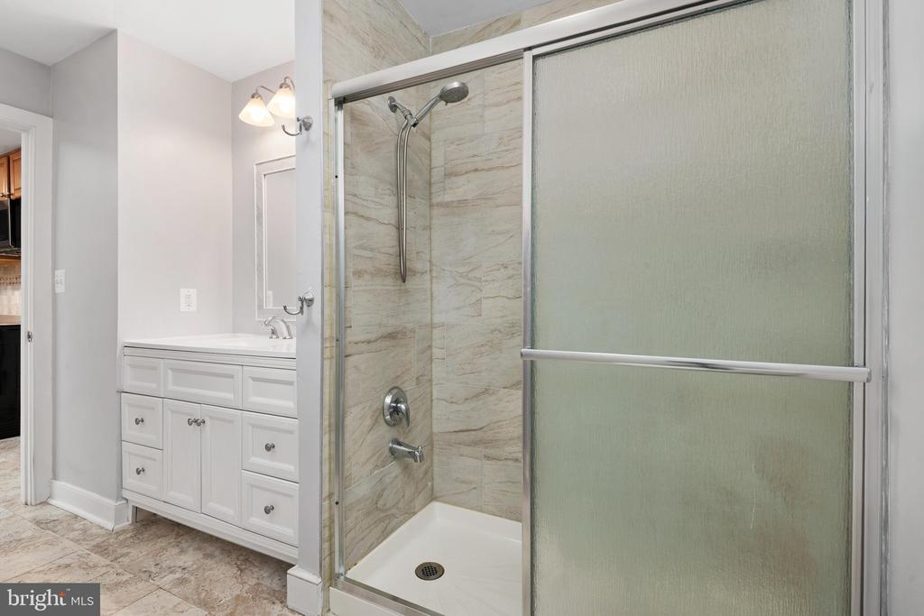 400 RENFRO DRIVE Unit: 213