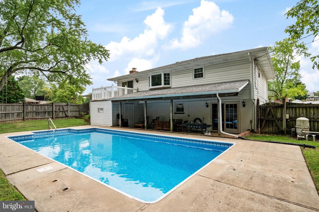 242 CROSS CREEK DRIVE