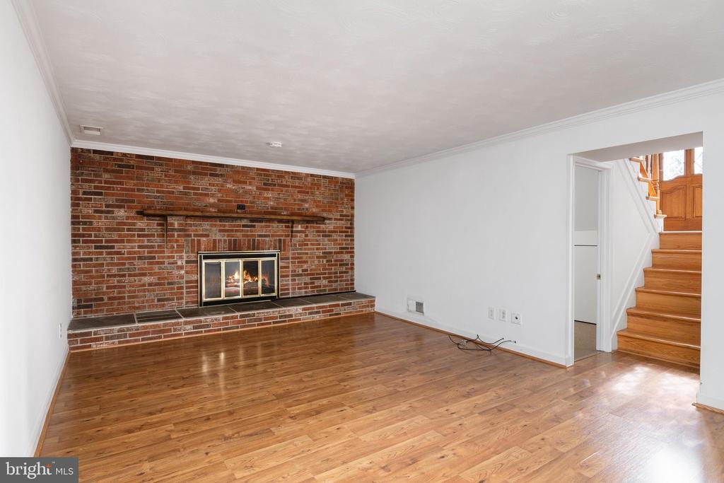242 CROSS CREEK DRIVE
