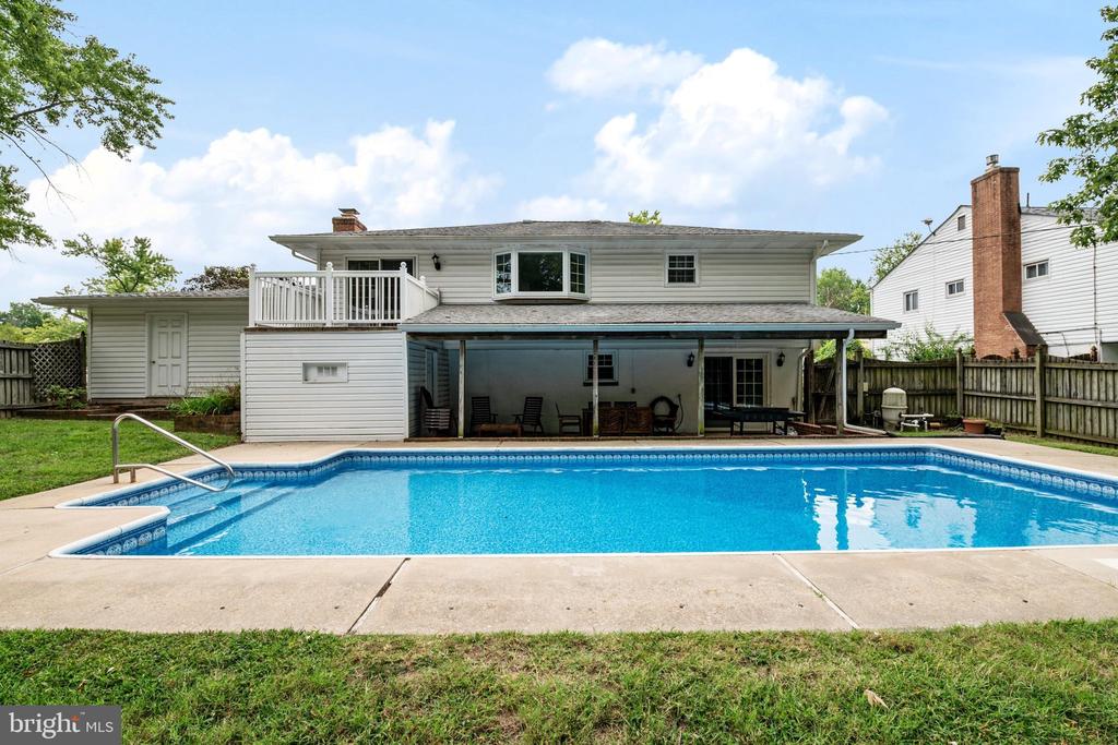 242 CROSS CREEK DRIVE