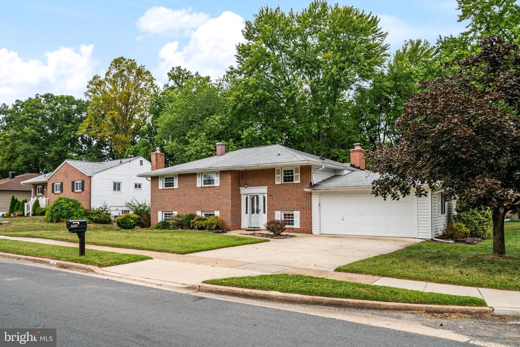 242 CROSS CREEK DRIVE
