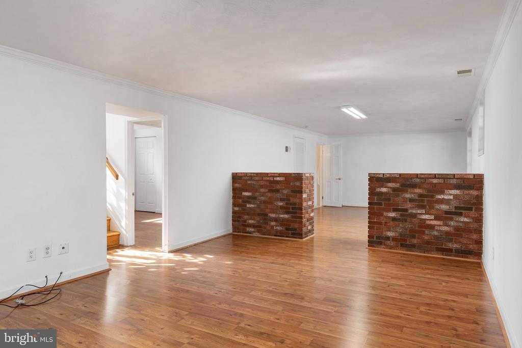 242 CROSS CREEK DRIVE